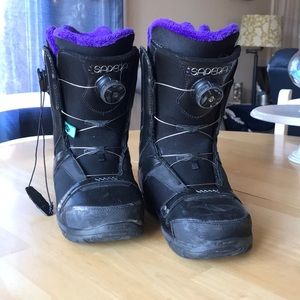Snowboarding boots 7.5